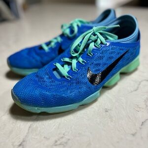 Nike Tennis Shoes